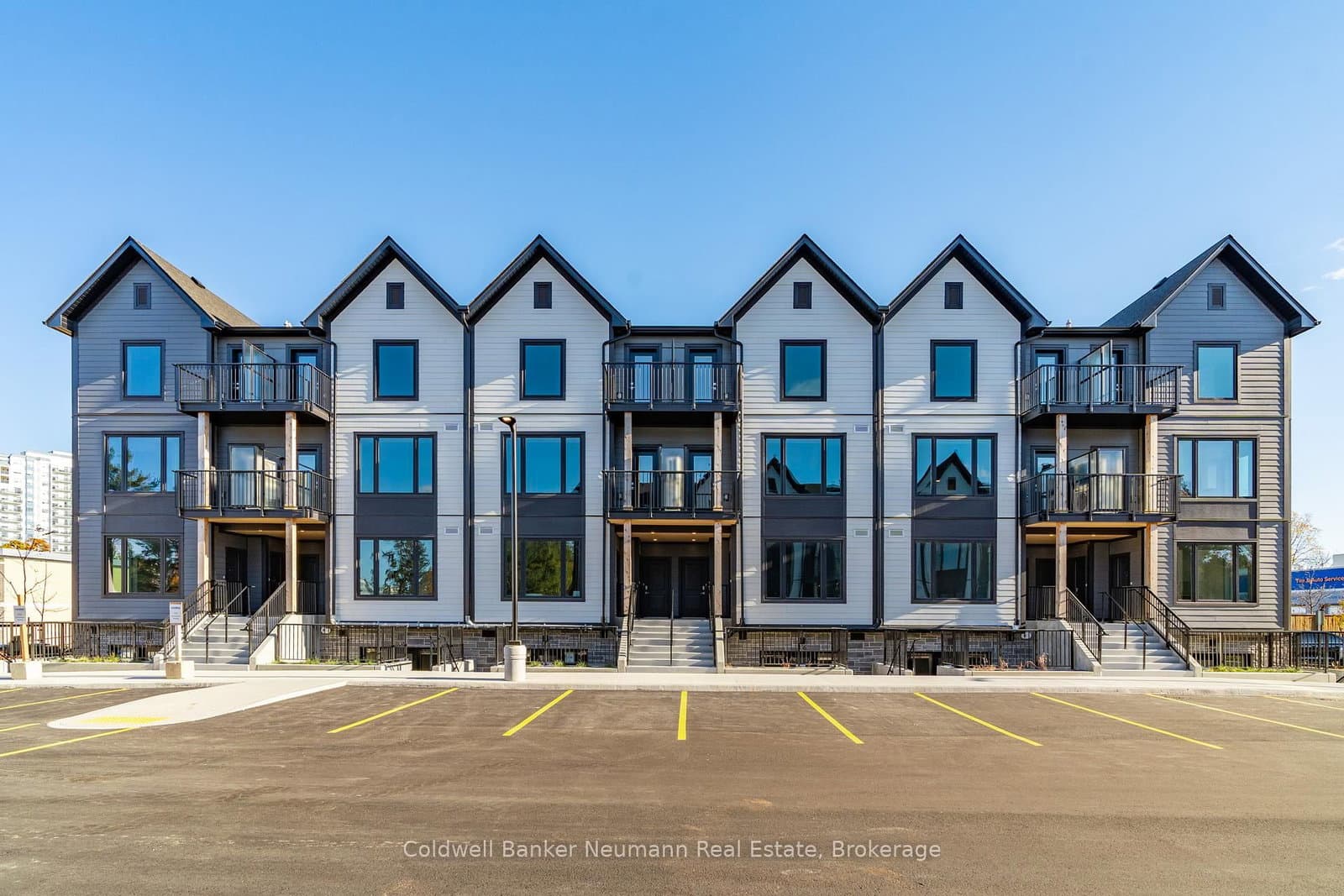 708 Woolwich Street, Unit 102