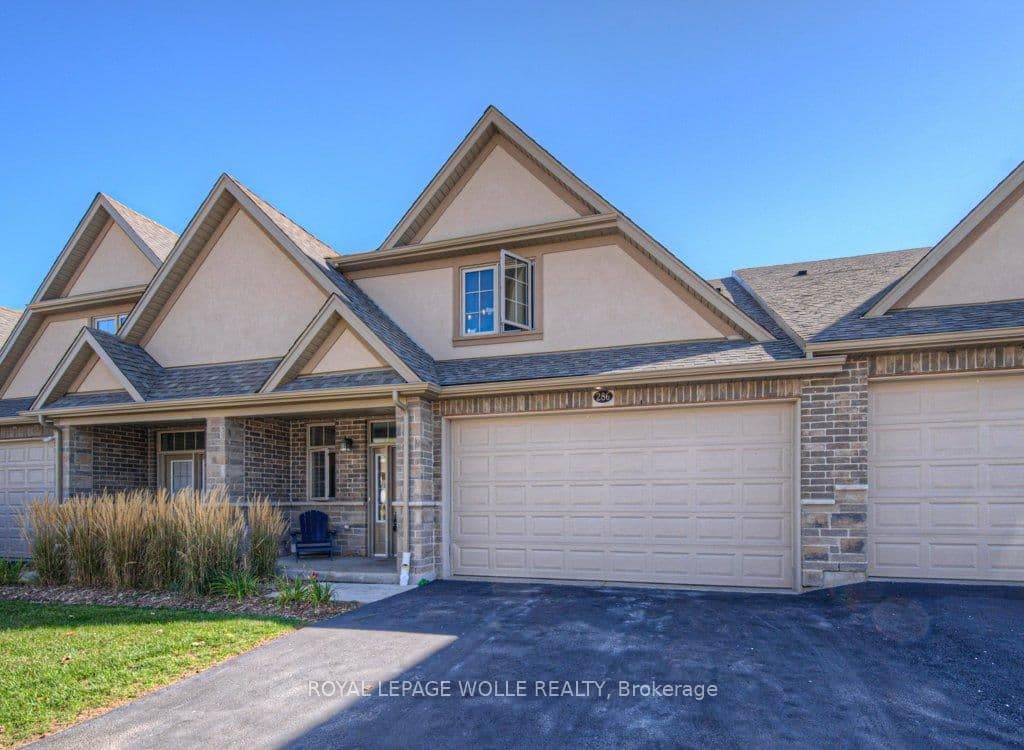 286 Tall Grass Crescent