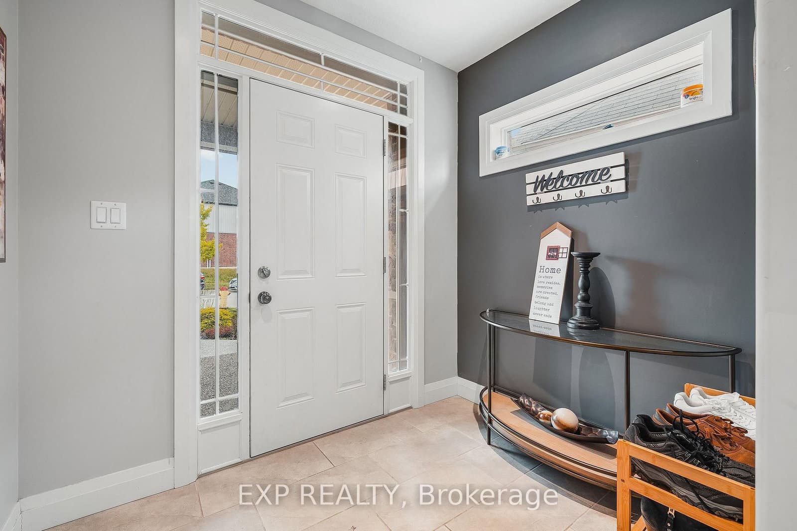 346 Moorlands Crescent thumbnail 2