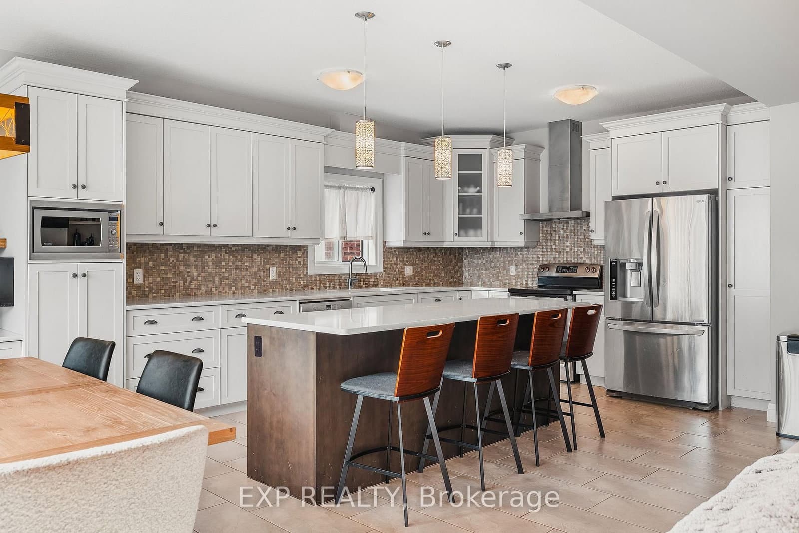 346 Moorlands Crescent thumbnail 5
