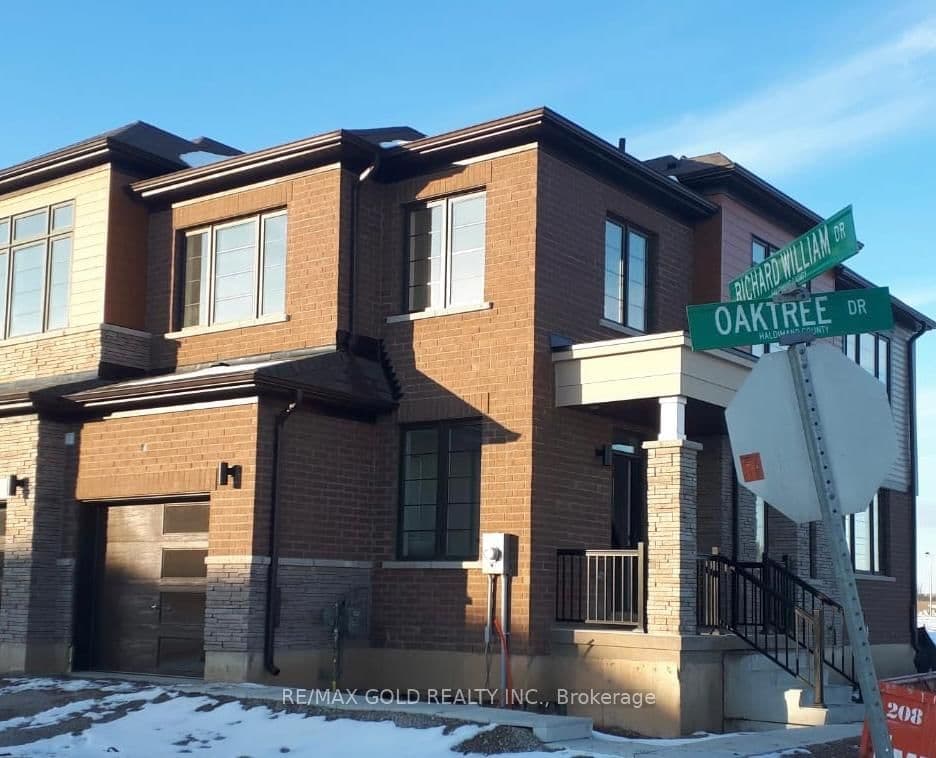 32 Oaktree Drive