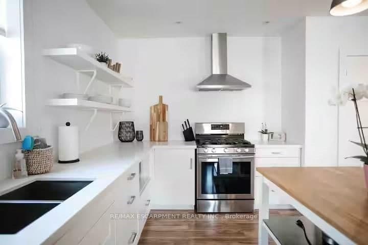 426 Wilson Street E, Unit 1 thumbnail 8
