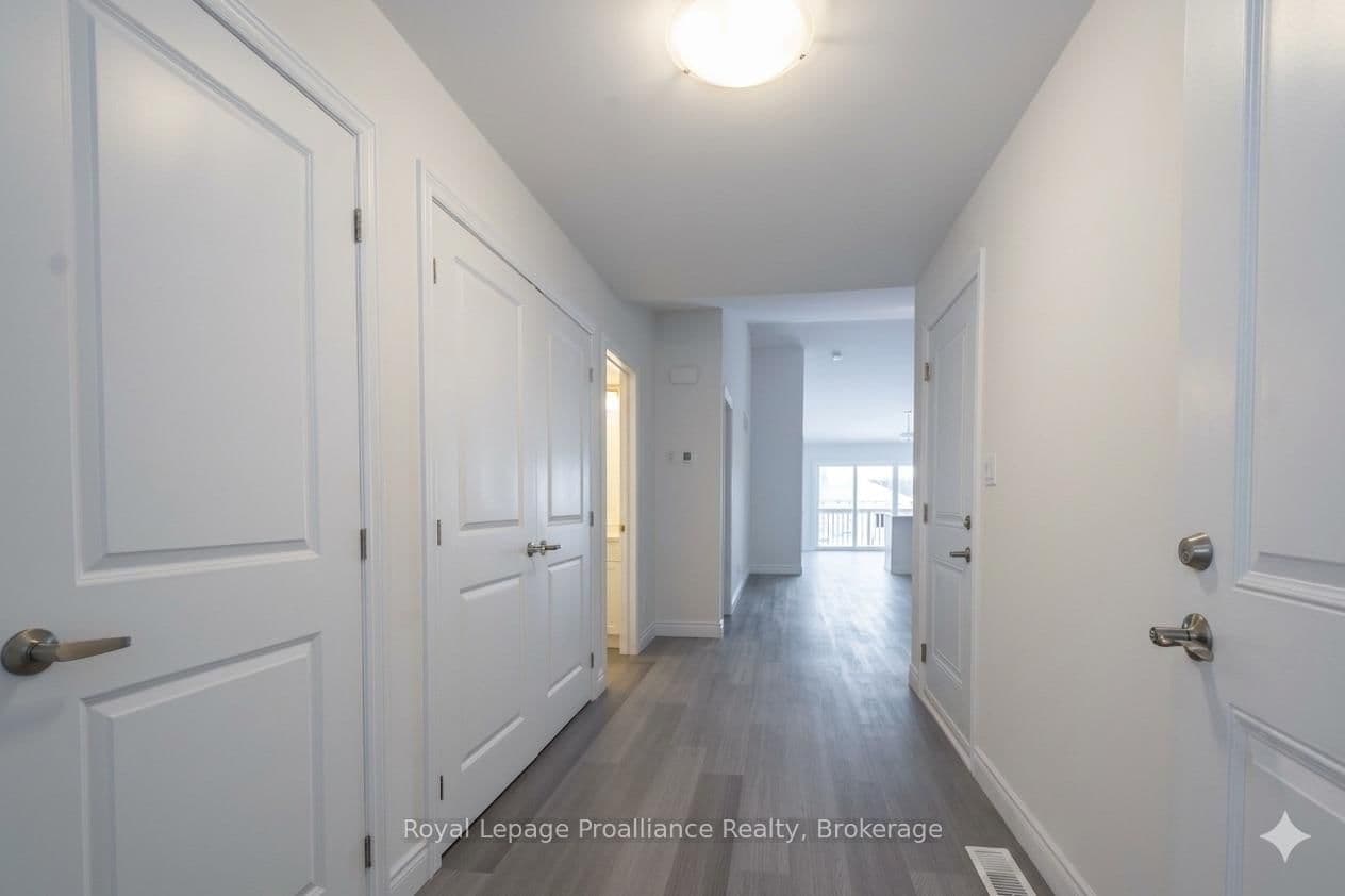 121 Farrington Crescent thumbnail 2