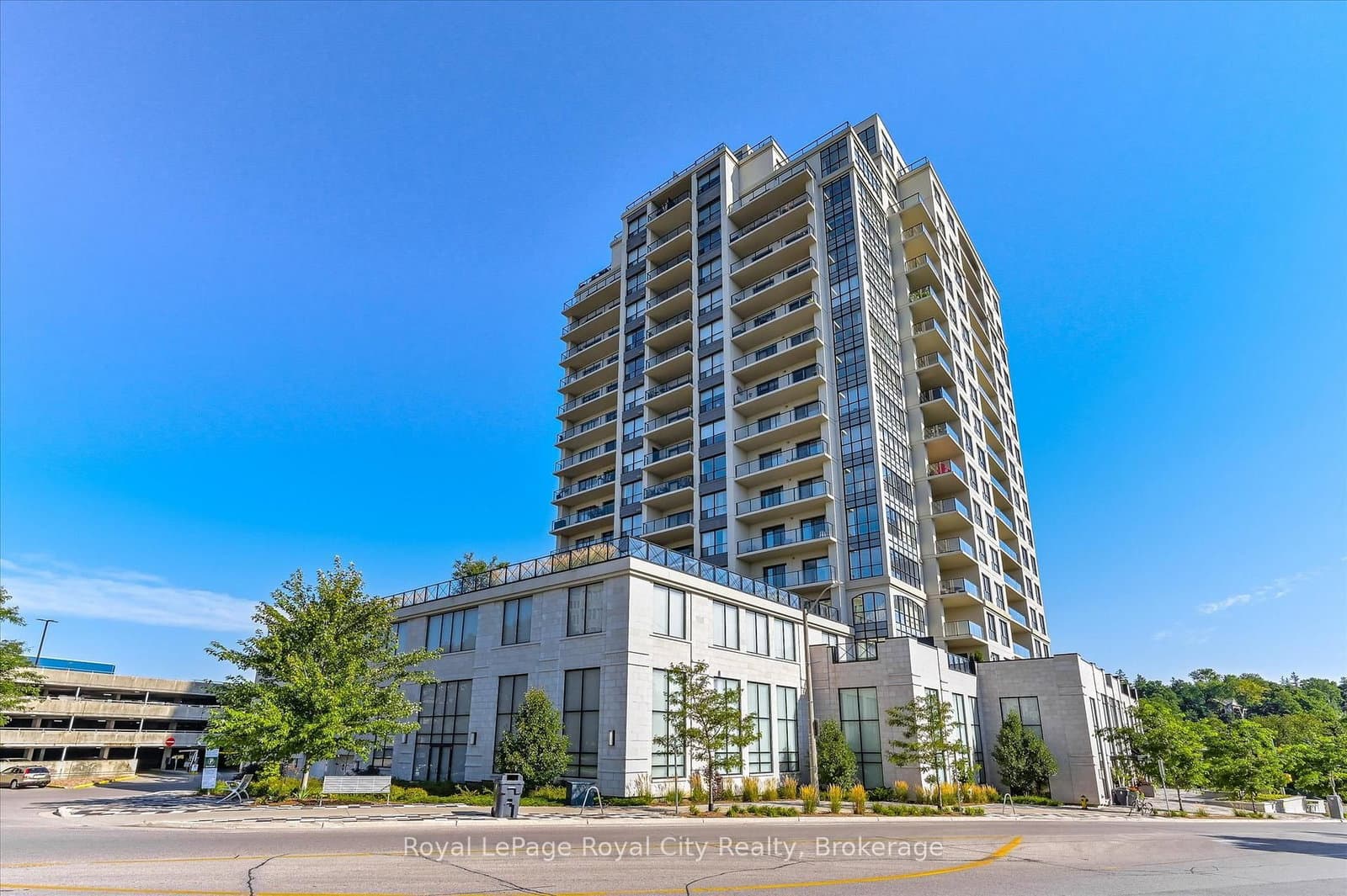 #606 - 160 Macdonell Street