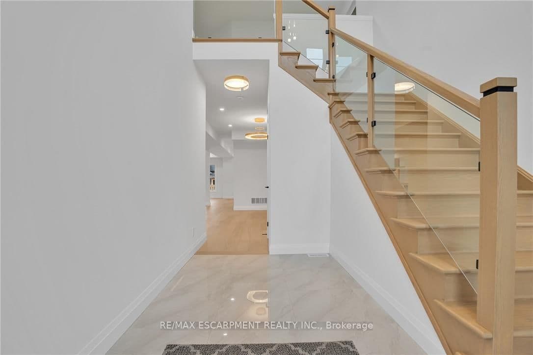 386 Southcote Road thumbnail 12