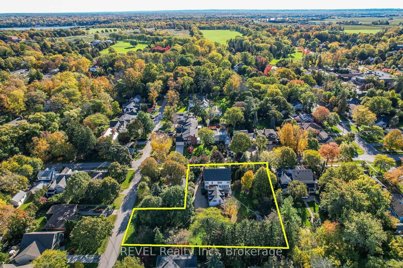 411 VICTORIA ST - LOT 3 Street thumbnail 5