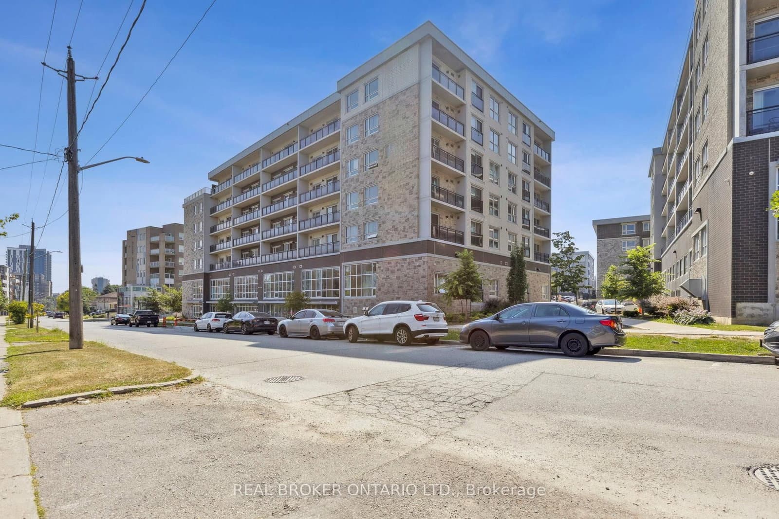 #G607 - 275 Larch Street