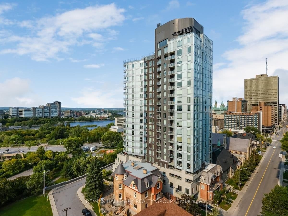#907 - 428 Sparks Street