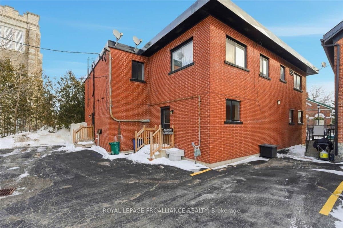 331 & 333 Picton Main Street thumbnail 7