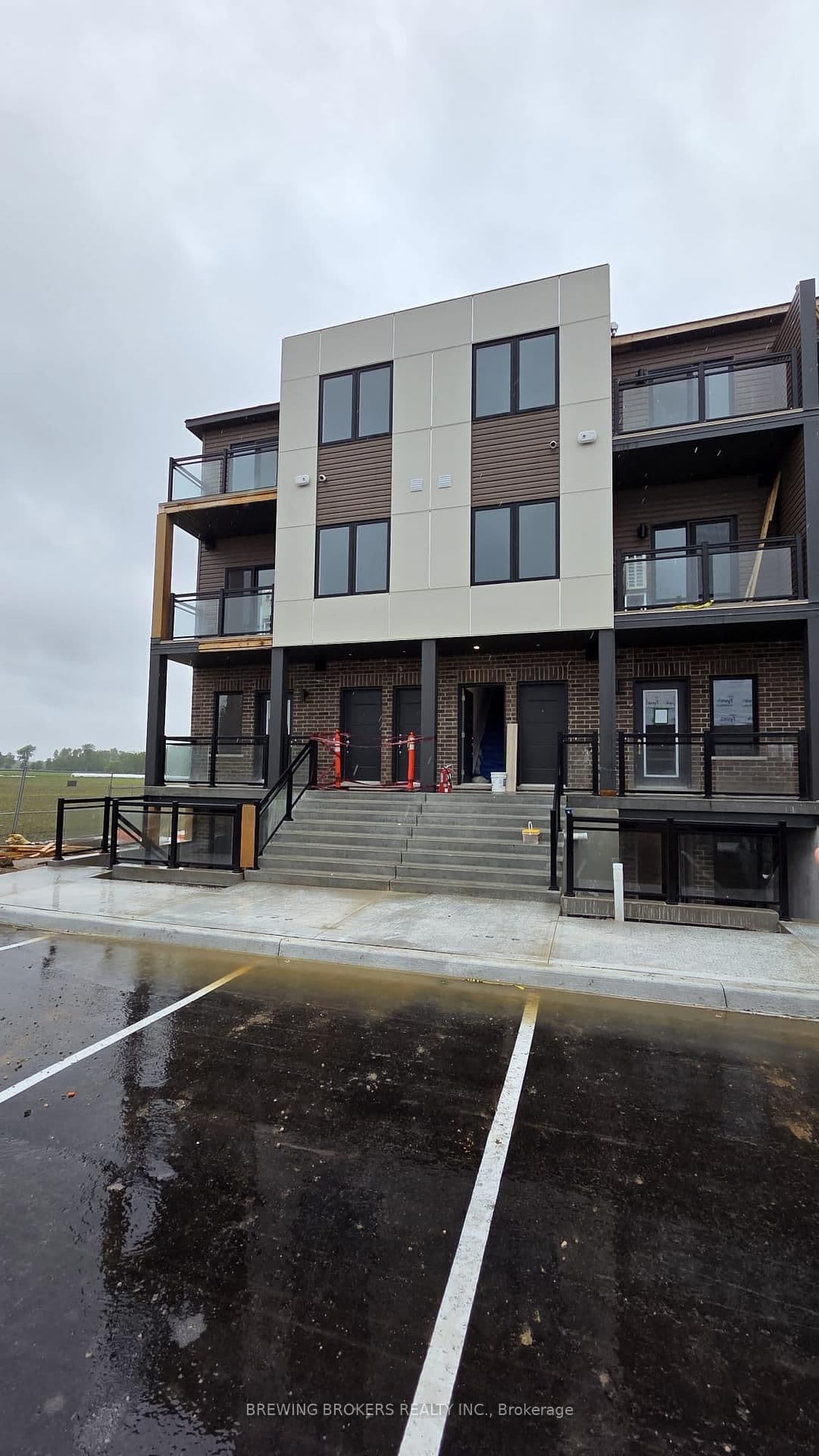 940 David Street N, Unit 4