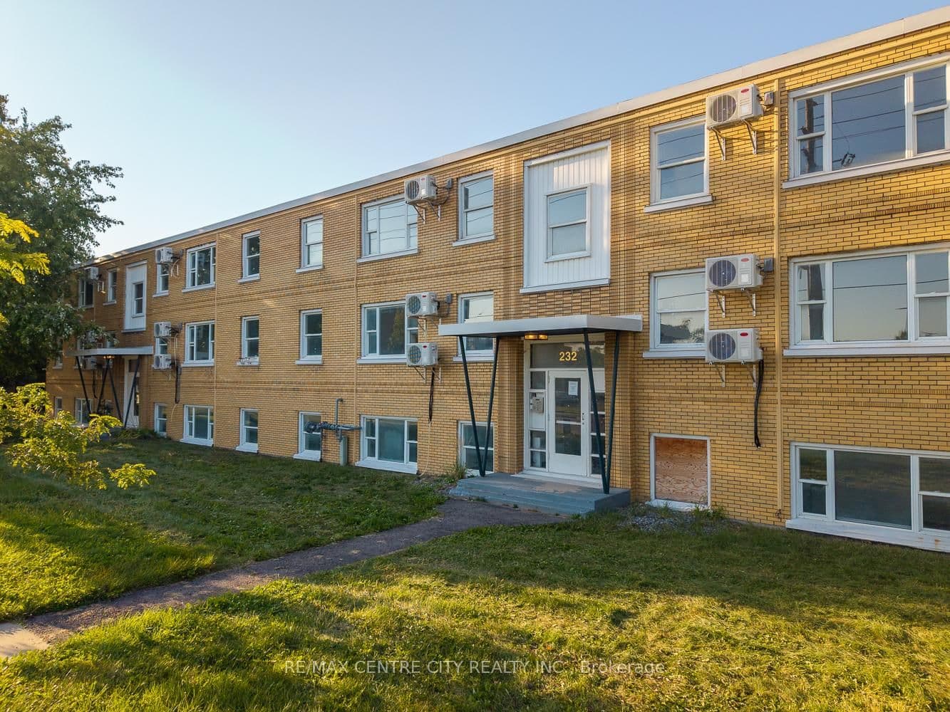 #7 - 232 Elm Street