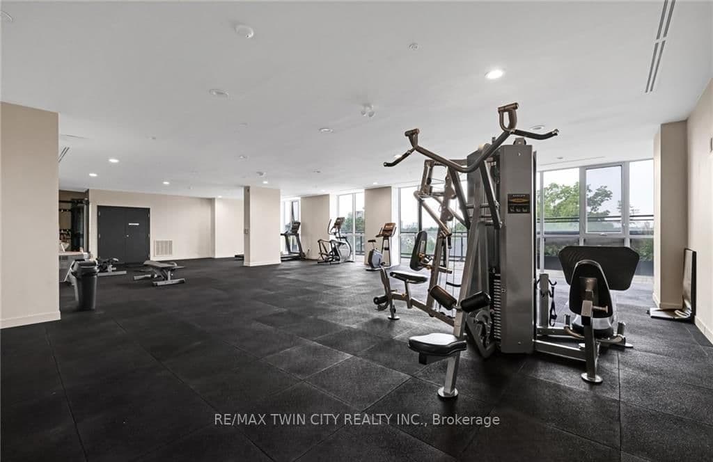 128 King Street, Unit 807 thumbnail 18