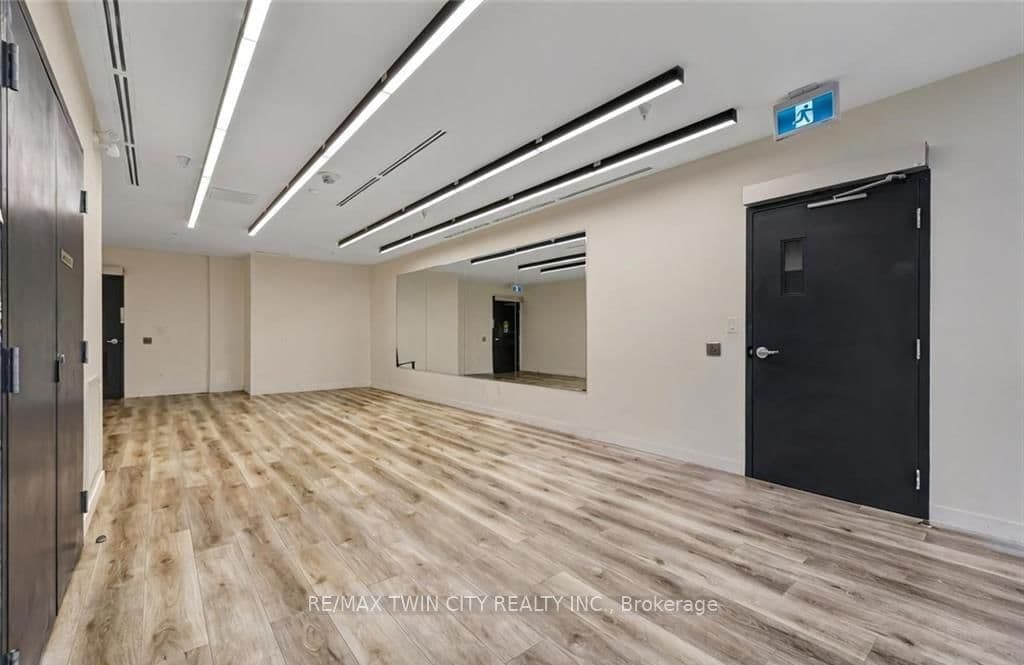 128 King Street, Unit 807 thumbnail 20