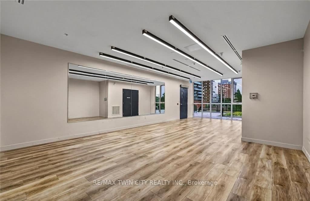 128 King Street, Unit 807 thumbnail 21