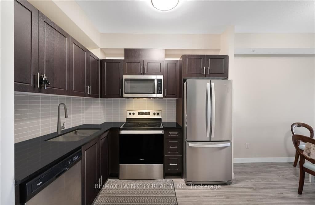 128 King Street, Unit 807 thumbnail 7