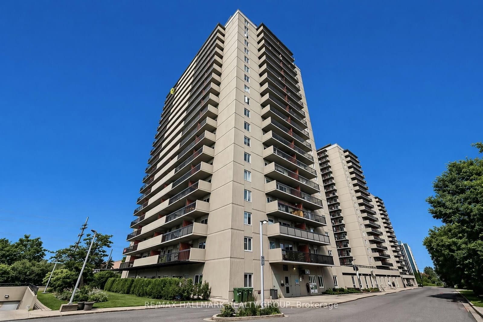 #1408 - 158C McArthur Avenue
