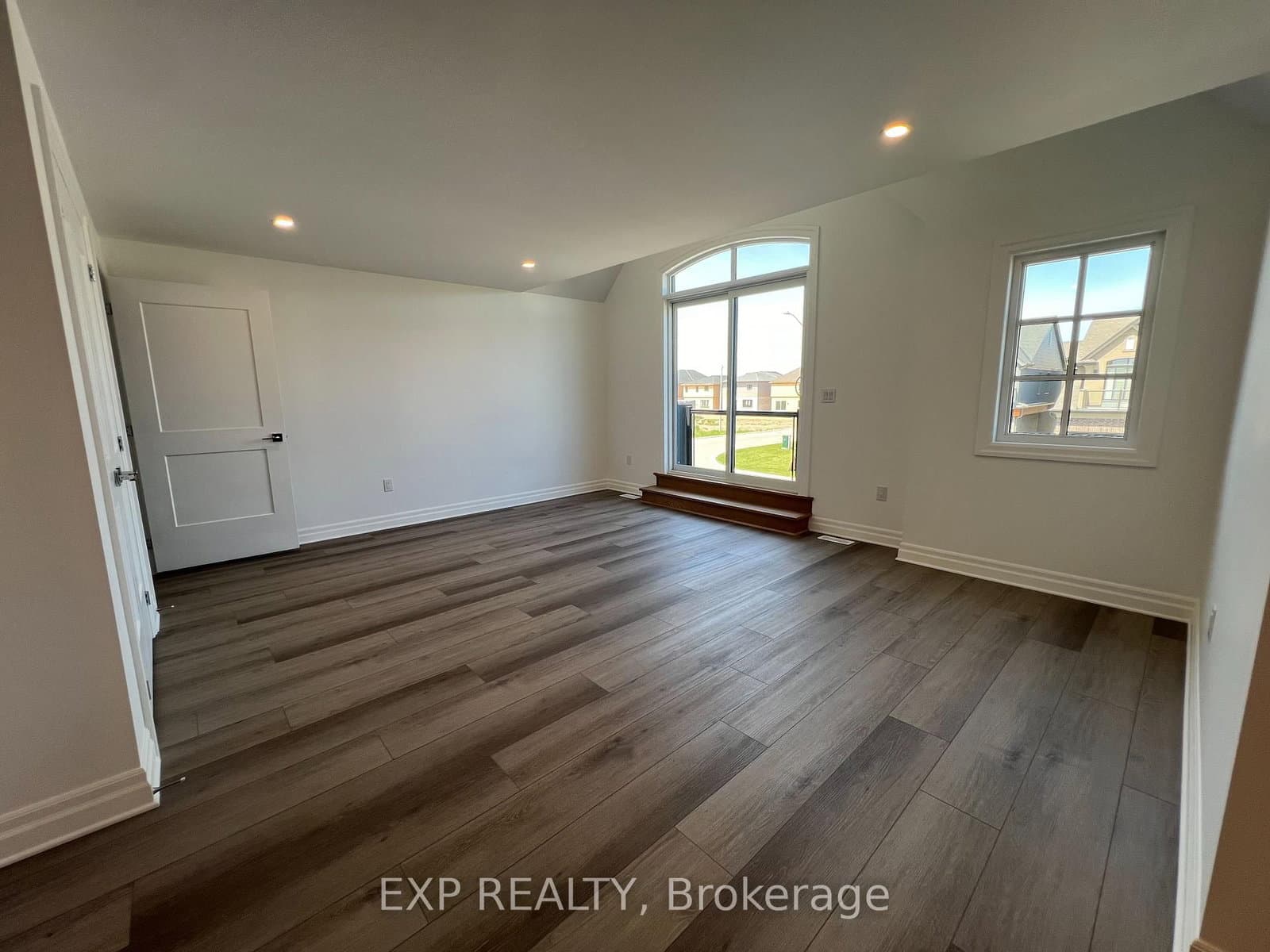 7532 Splendour Drive, Unit Upper thumbnail 5