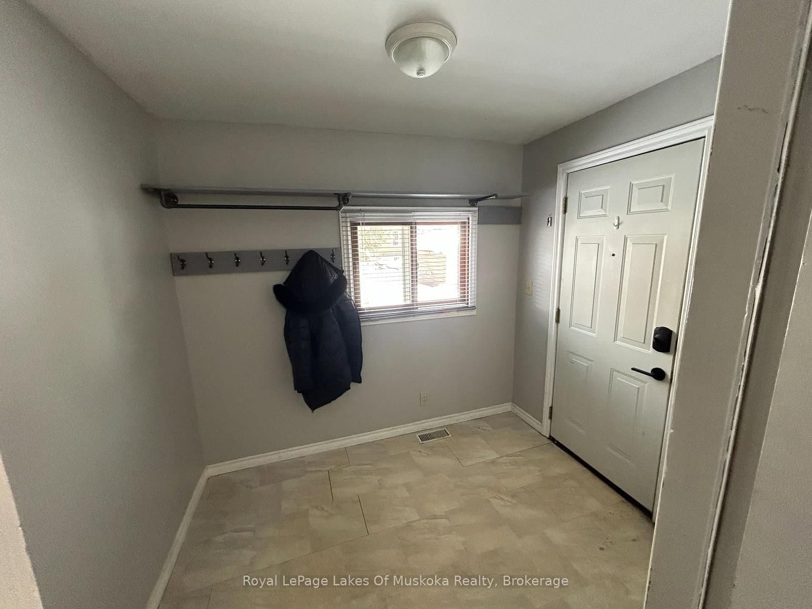 190 Ecclestone Drive thumbnail 3