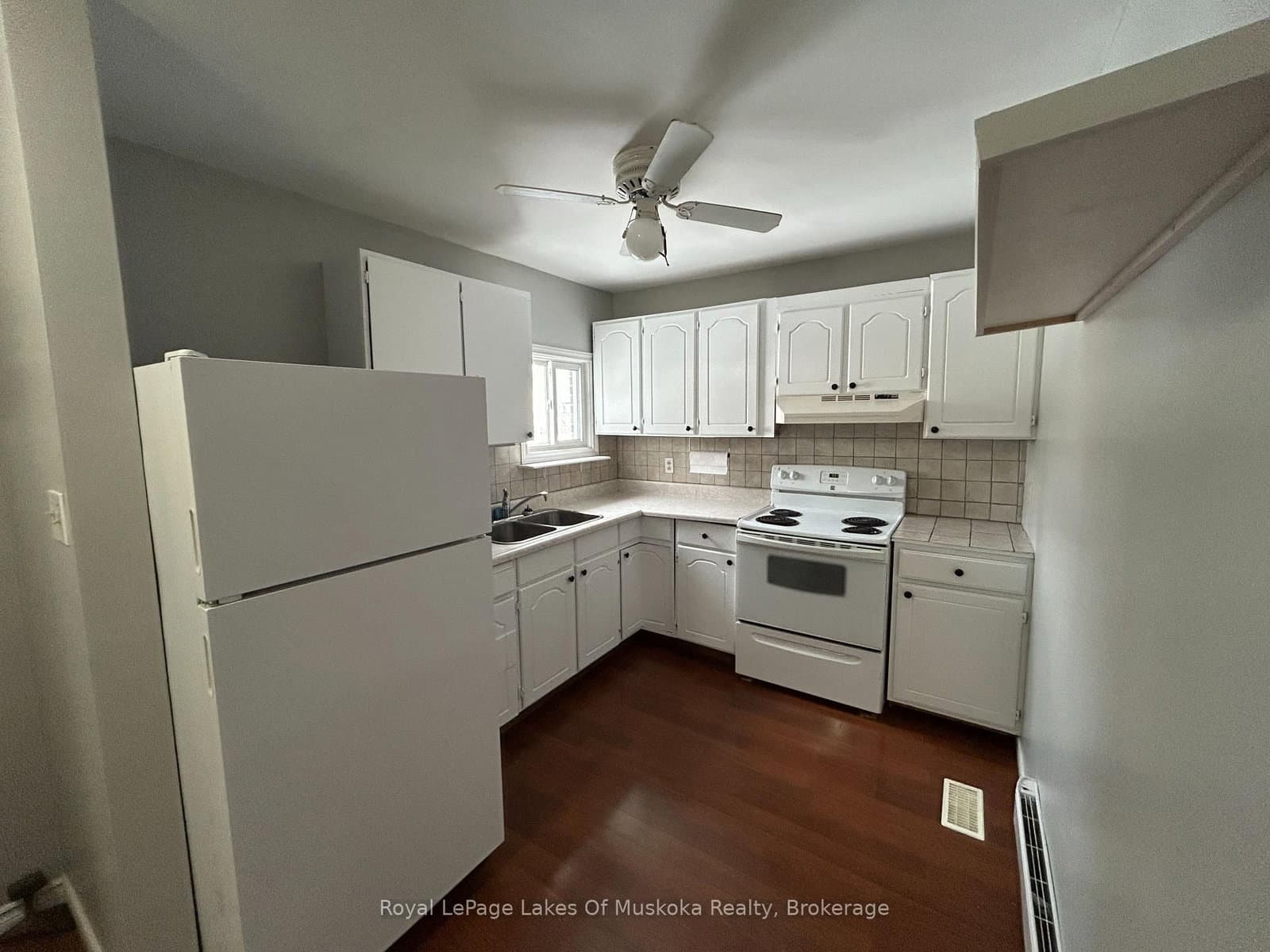 190 Ecclestone Drive thumbnail 4