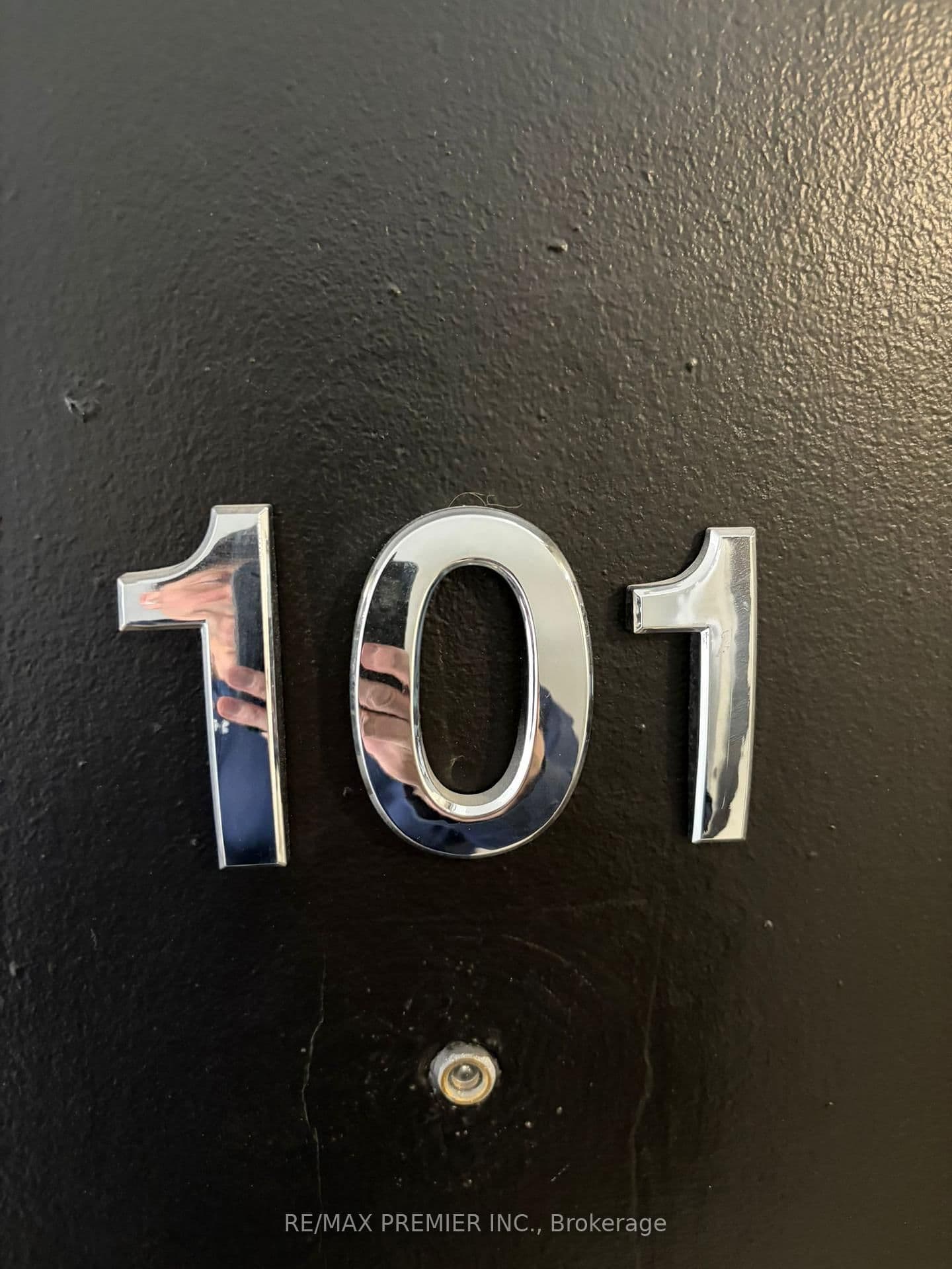 112 St. Joseph's Drive, Unit 101 thumbnail 2