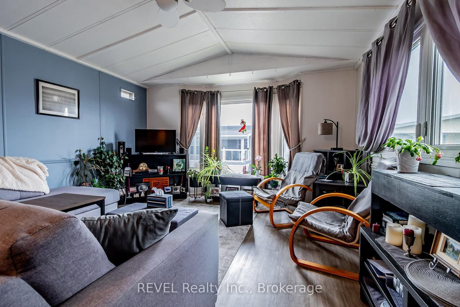 3033 Townline Road, Unit 115 thumbnail 5