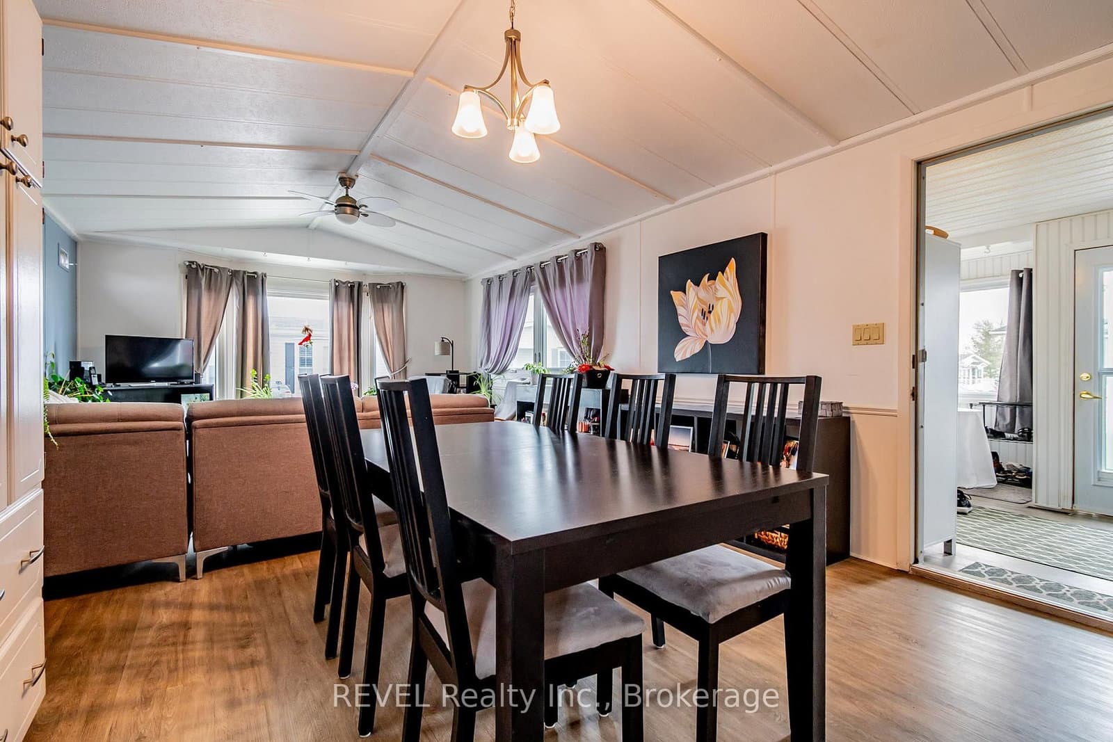 3033 Townline Road, Unit 115 thumbnail 6