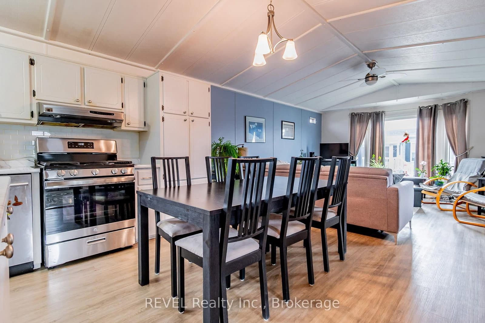 3033 Townline Road, Unit 115 thumbnail 9