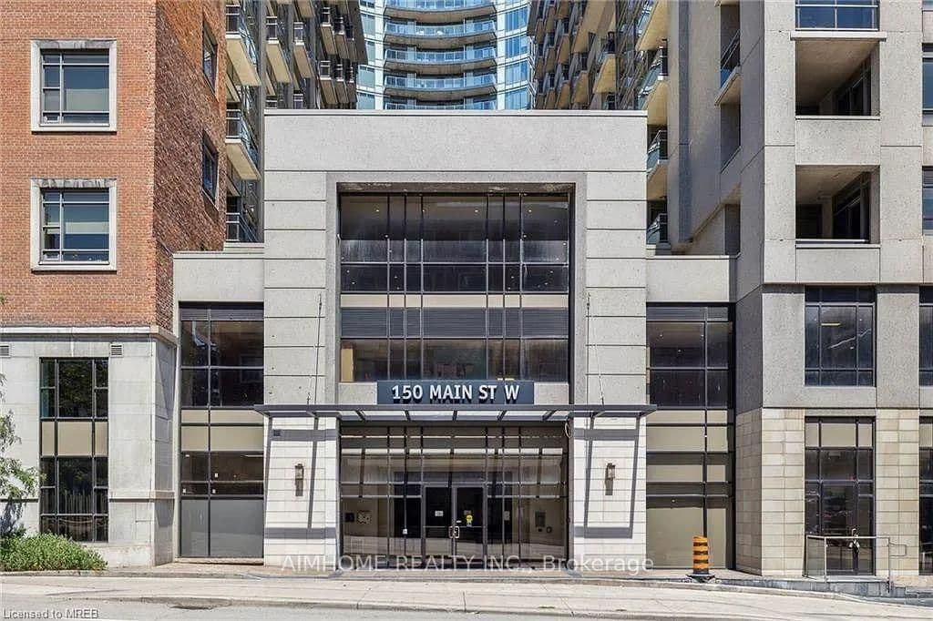 150 Main Street W, Unit 802