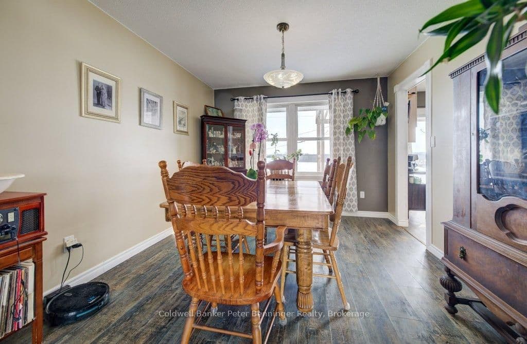 77 2nd Street Crescent thumbnail 13
