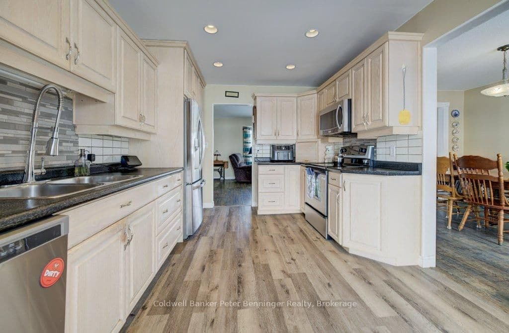 77 2nd Street Crescent thumbnail 15