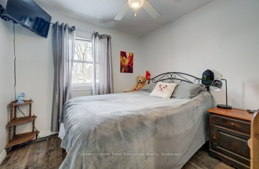 77 2nd Street Crescent thumbnail 28