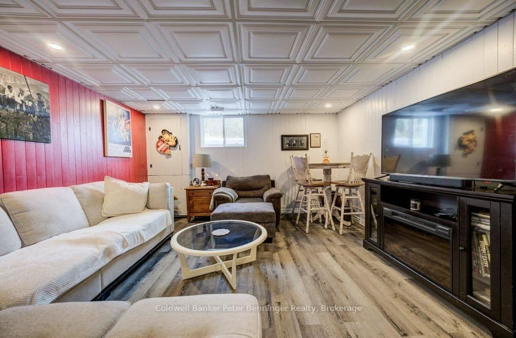 77 2nd Street Crescent thumbnail 33