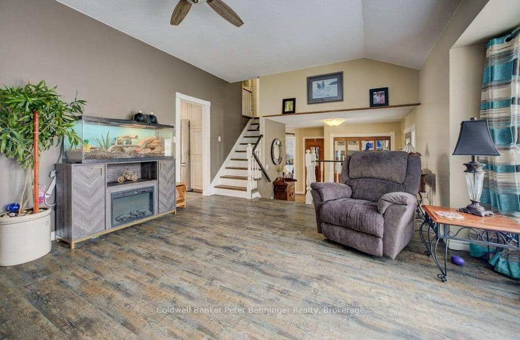 77 2nd Street Crescent thumbnail 8