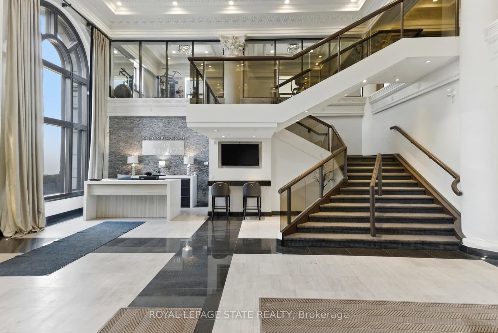112 King Street E, Unit PH4 thumbnail 4