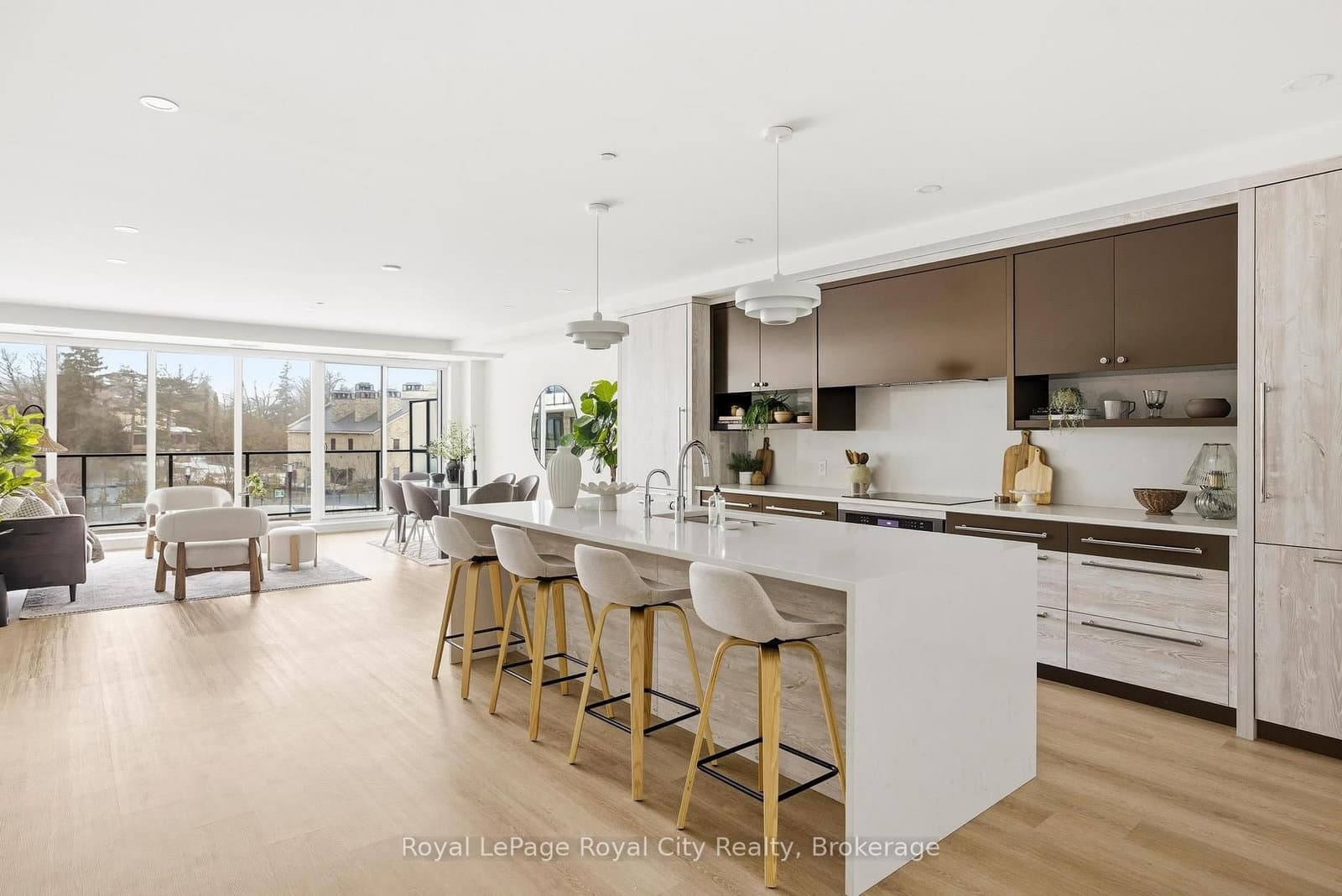 #211 - 6523 Wellington 7 Road
