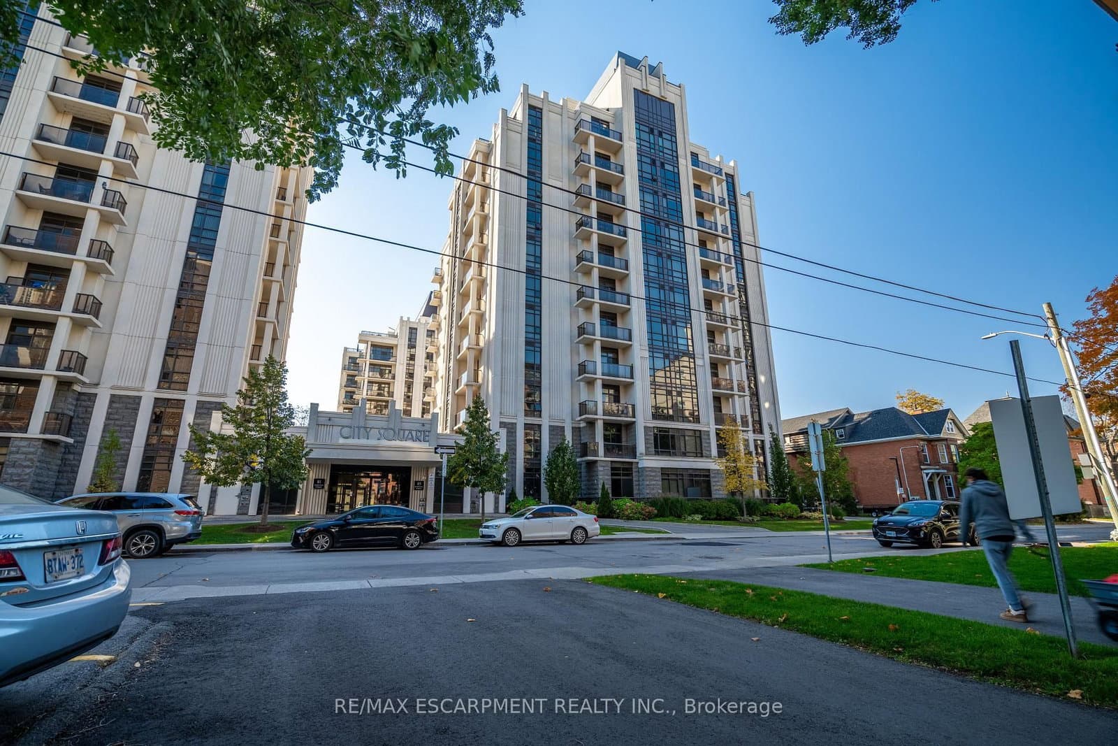 85 Robinson Street, Unit 509