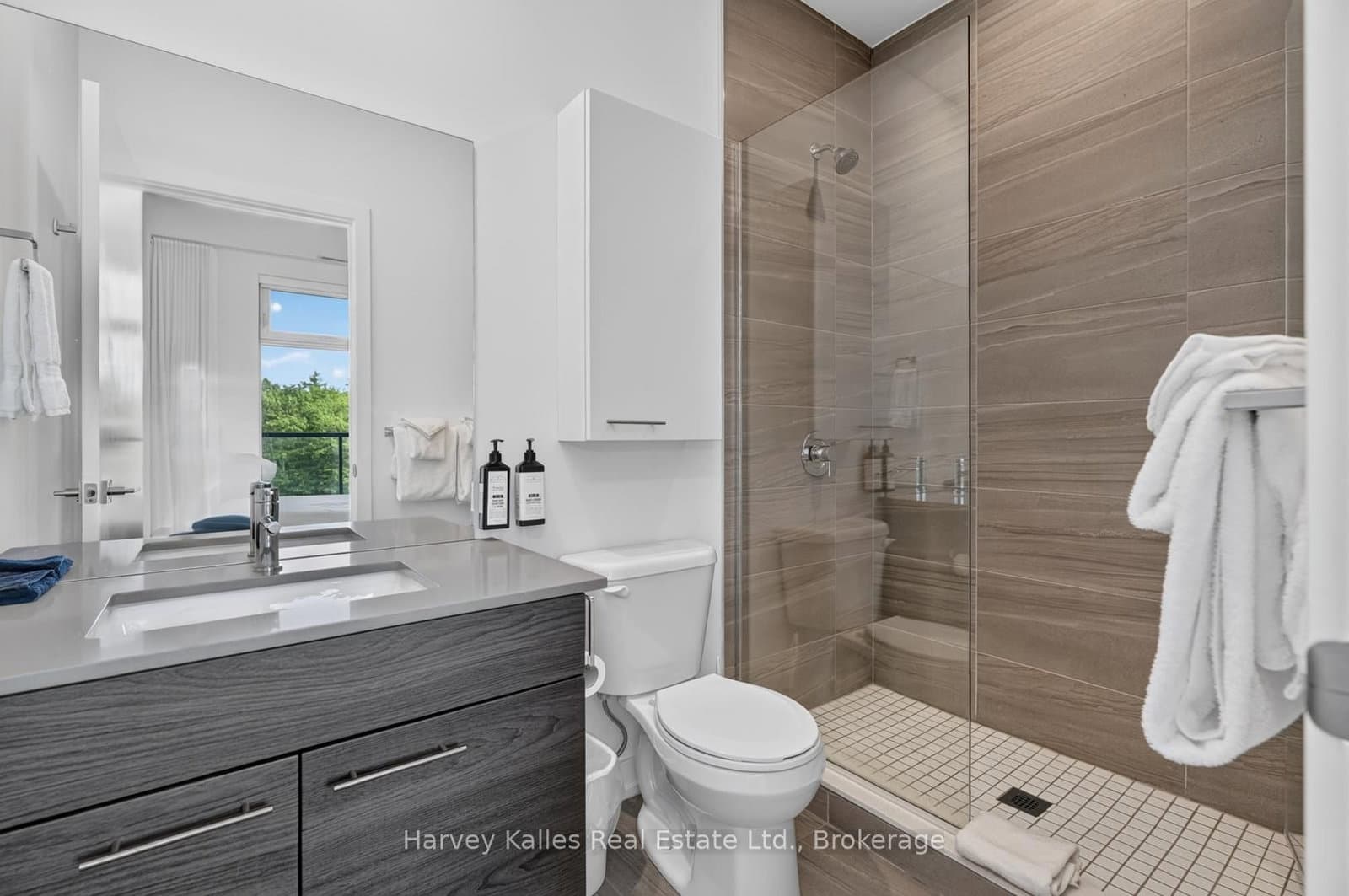 120 Carrick Trail, Unit 401 thumbnail 16