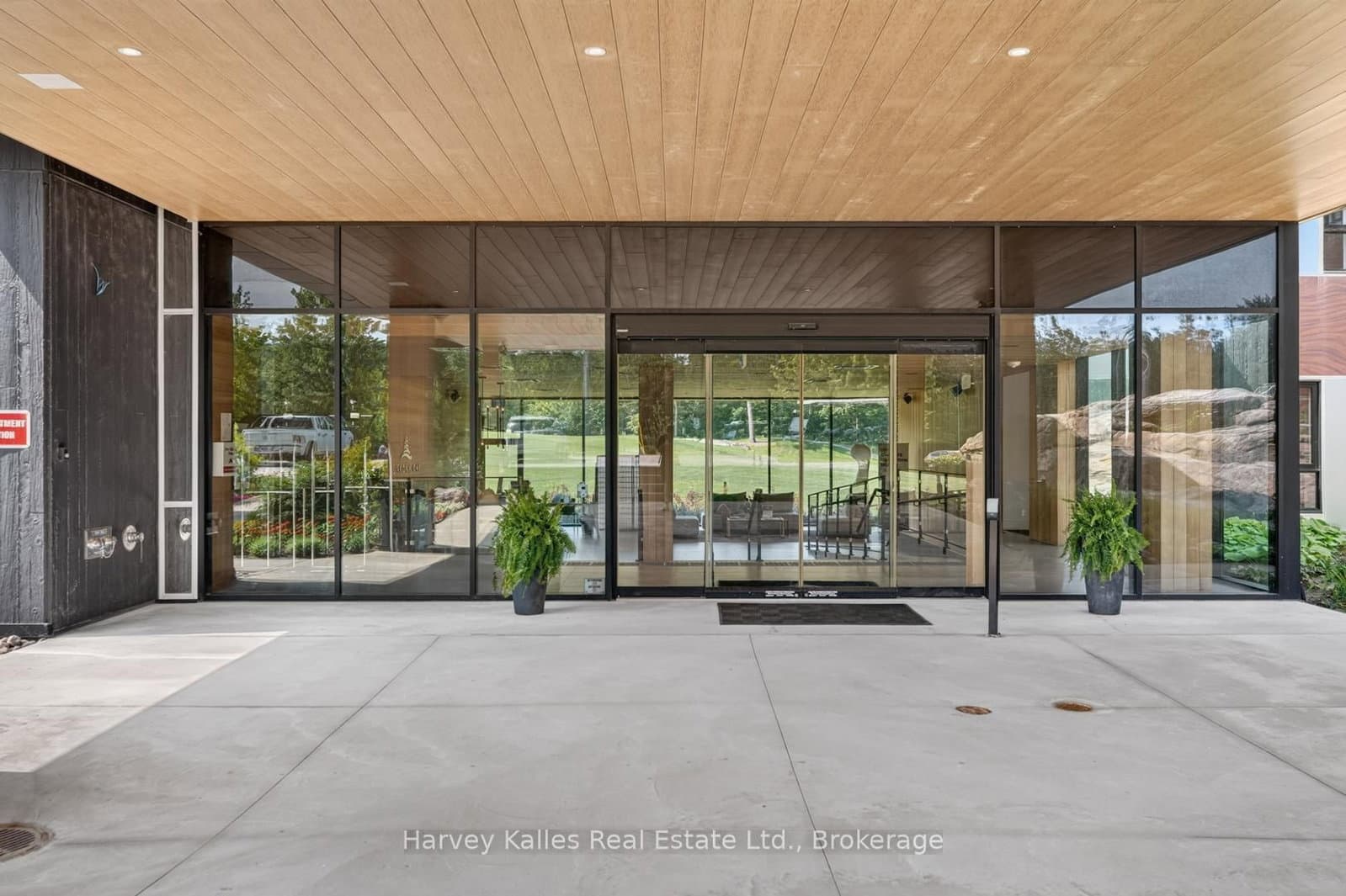 120 Carrick Trail, Unit 401 thumbnail 3