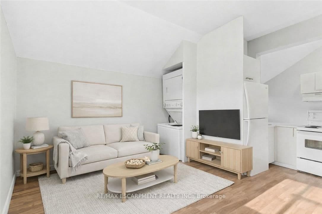 2 WINDSOR Street, Unit 2 thumbnail 2