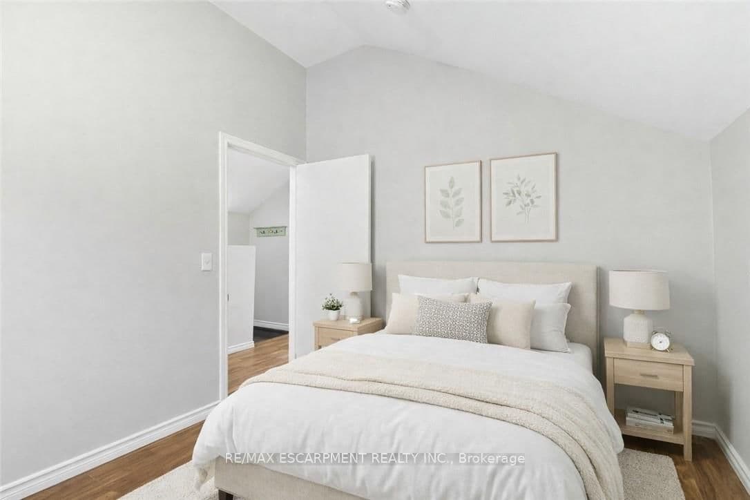 2 WINDSOR Street, Unit 2 thumbnail 3