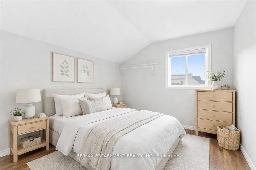 2 WINDSOR Street, Unit 2 thumbnail 4