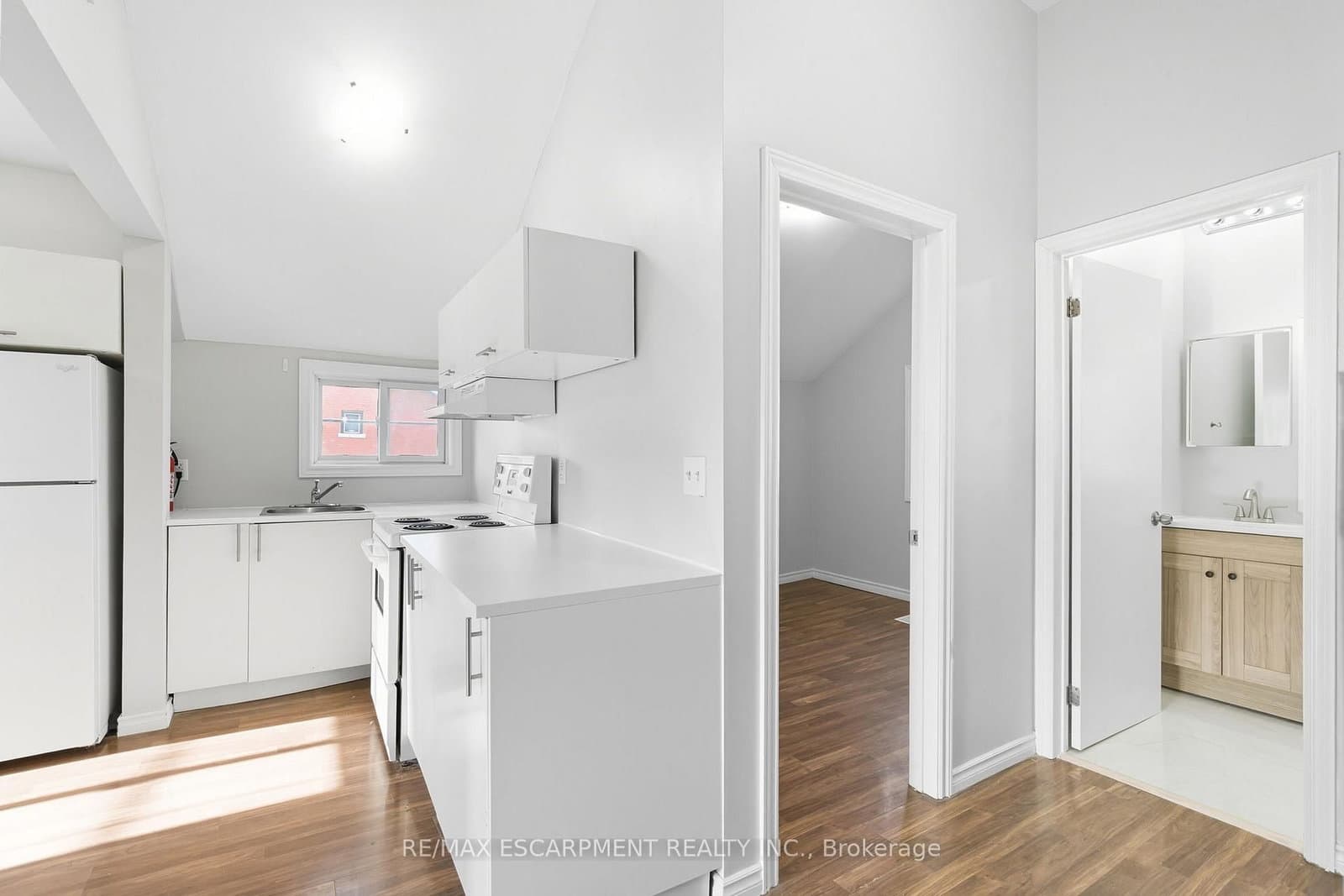 2 WINDSOR Street, Unit 2 thumbnail 6
