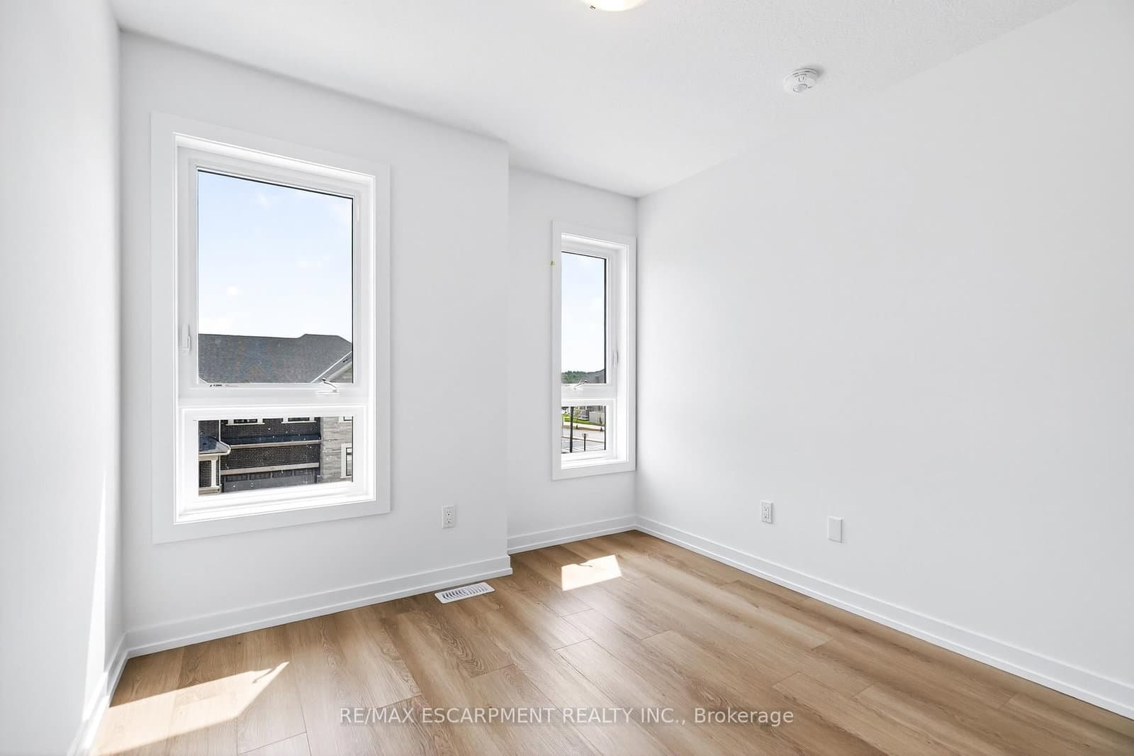 55 Great Falls Boulevard thumbnail 37