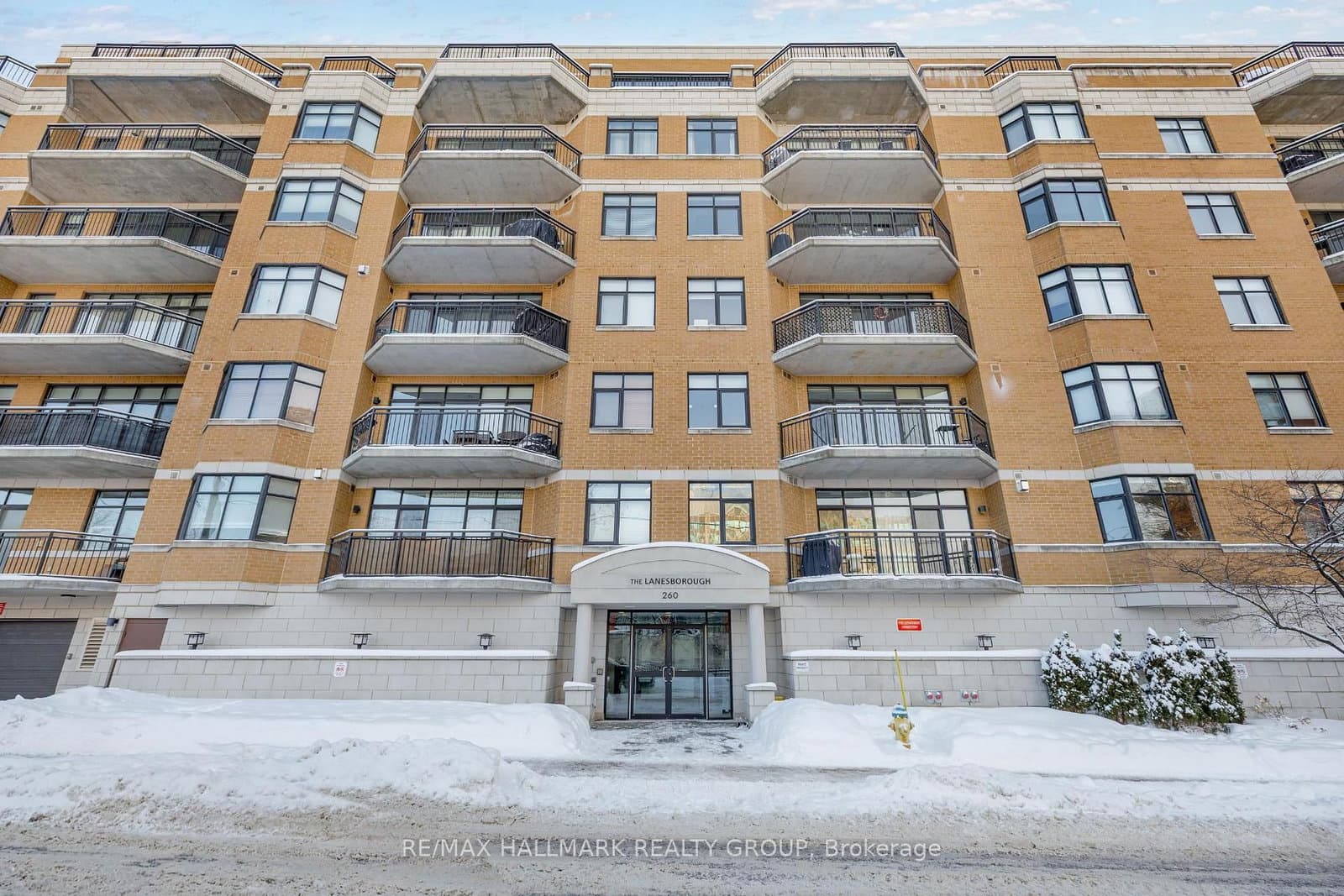 #203 - 260 Besserer Street