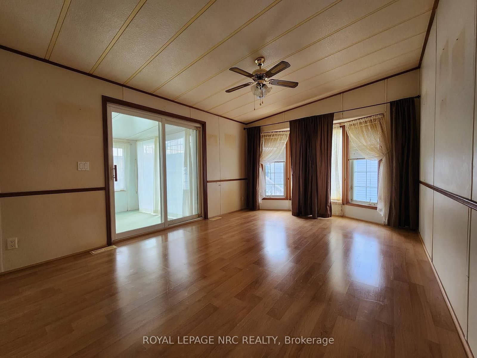 3033 Townline Road, Unit 233 thumbnail 11
