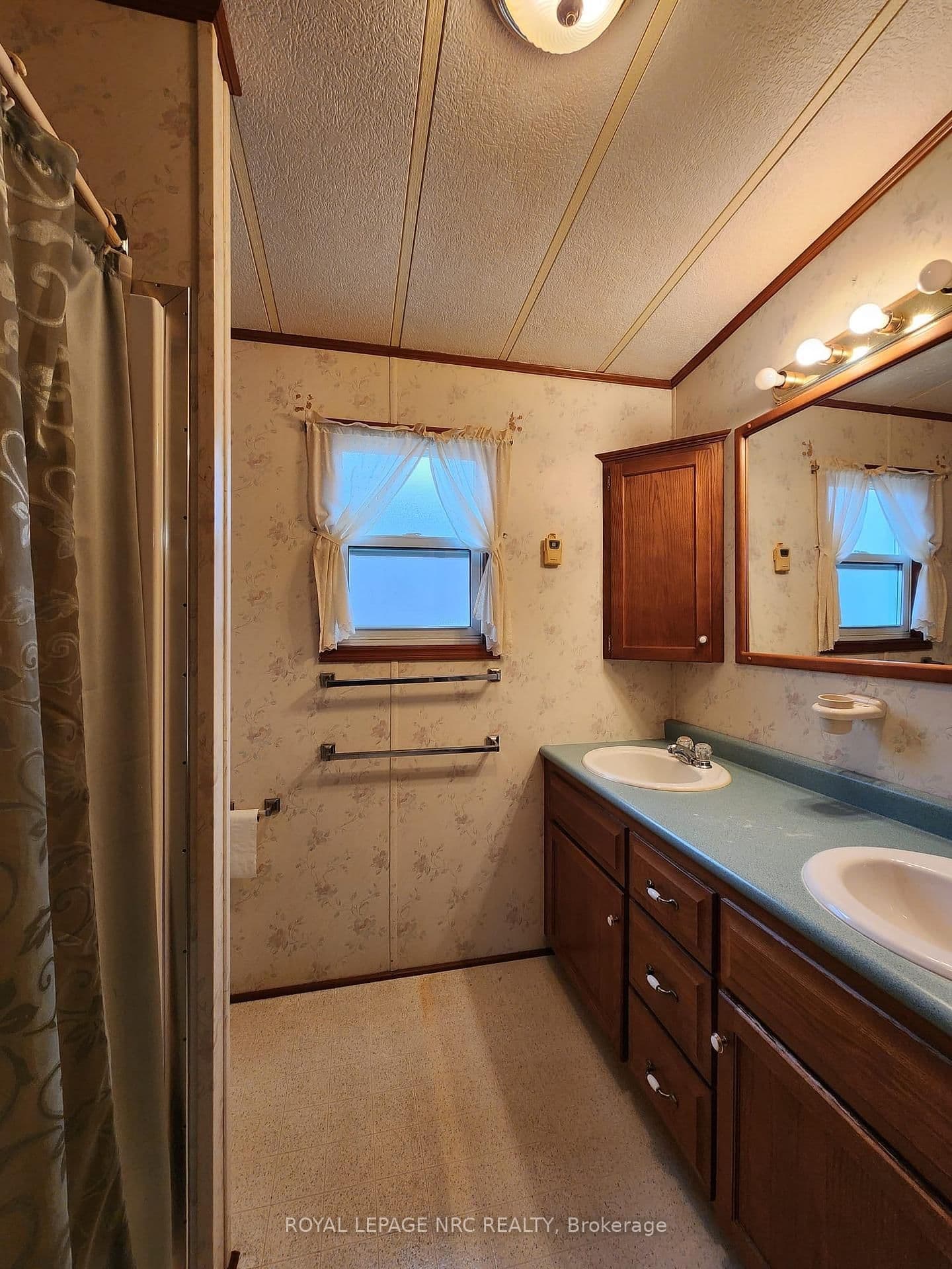 3033 Townline Road, Unit 233 thumbnail 15