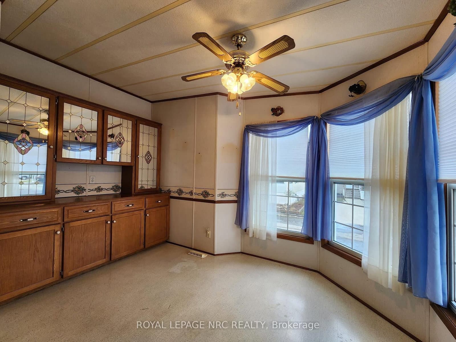 3033 Townline Road, Unit 233 thumbnail 8