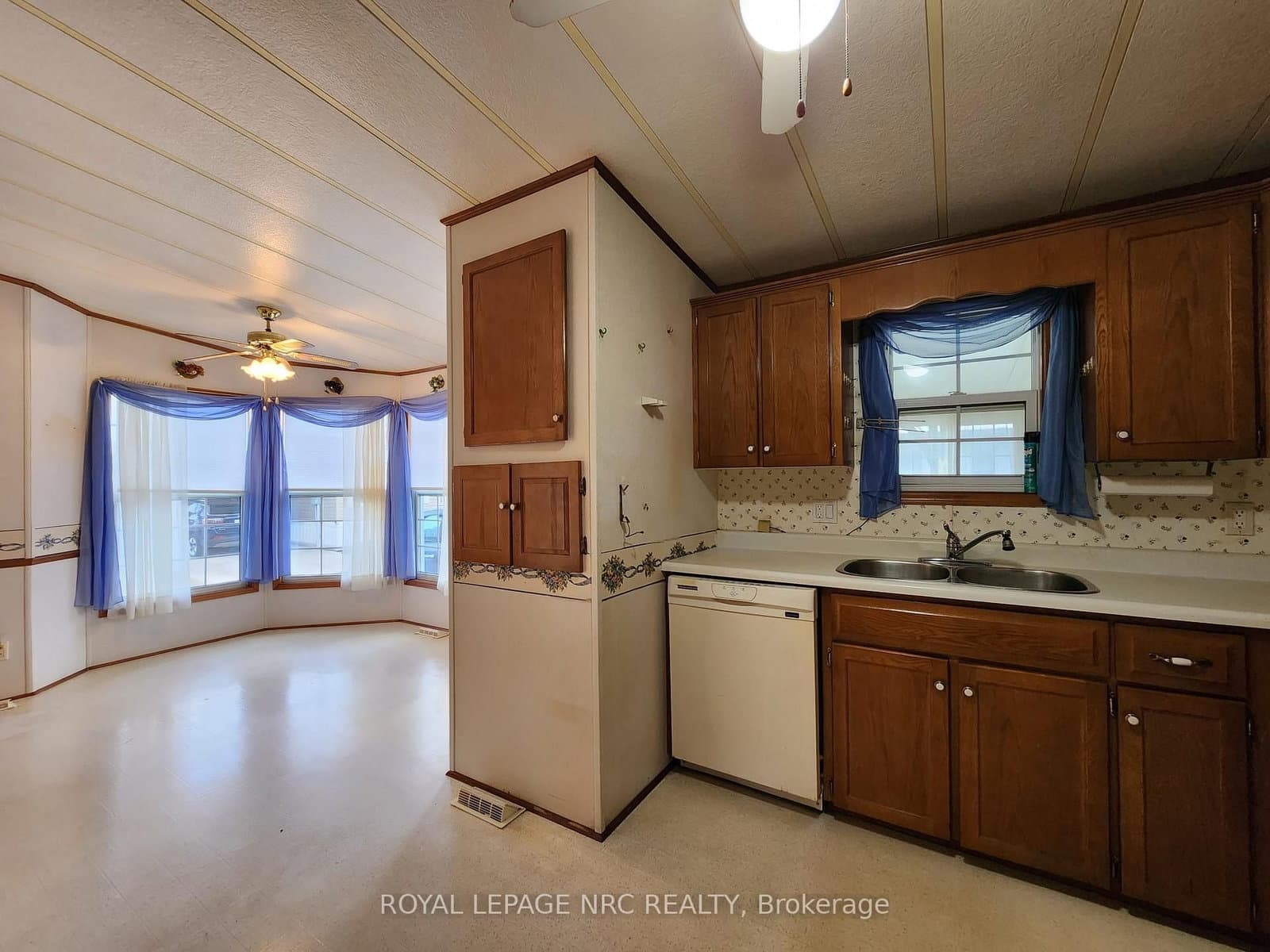 3033 Townline Road, Unit 233 thumbnail 9