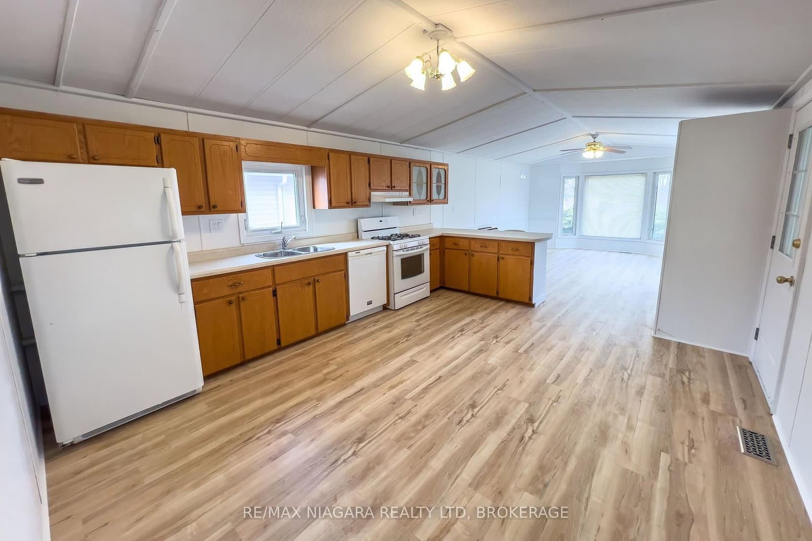 3033 TOWNLINE Road, Unit 74 thumbnail 4