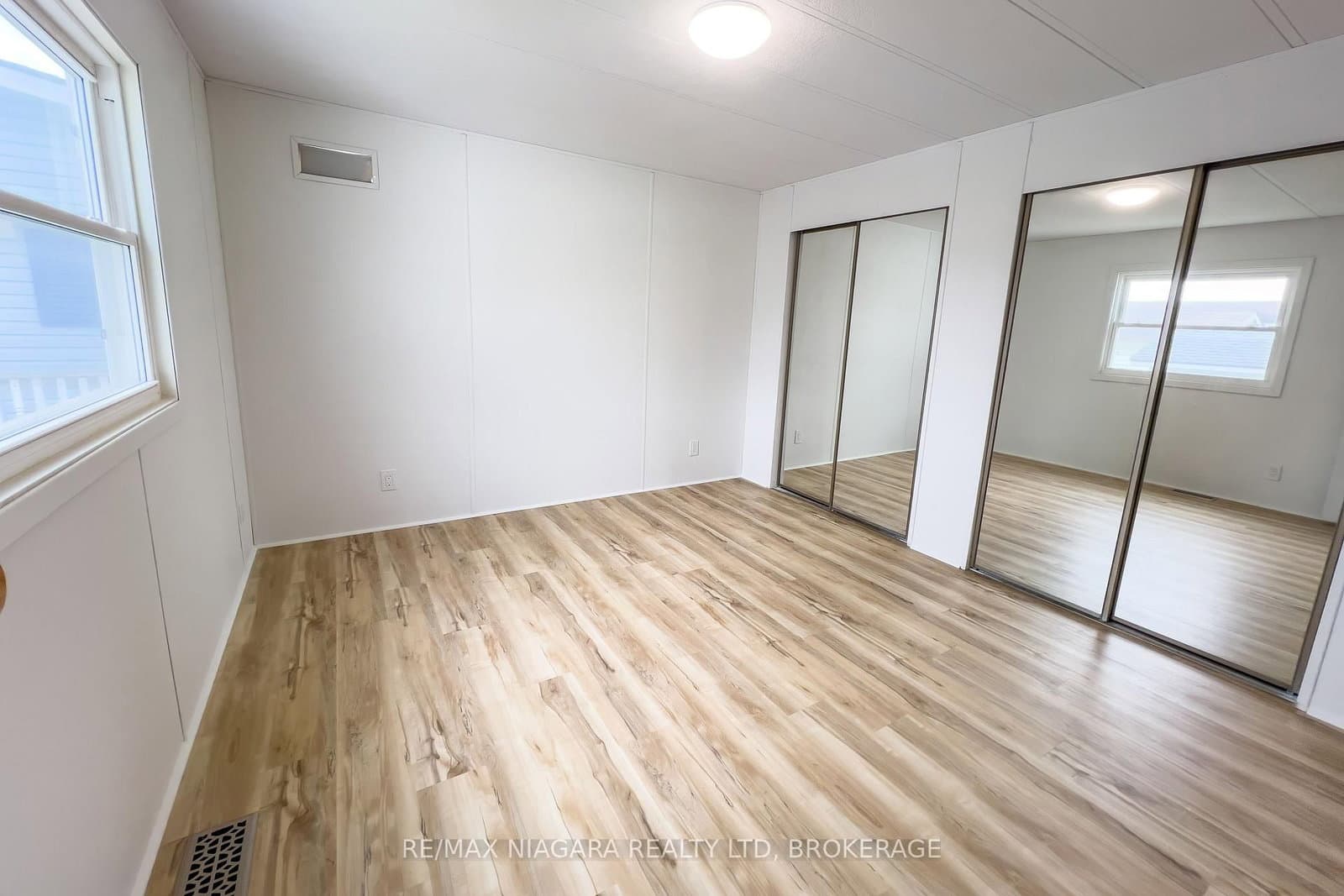 3033 TOWNLINE Road, Unit 74 thumbnail 8